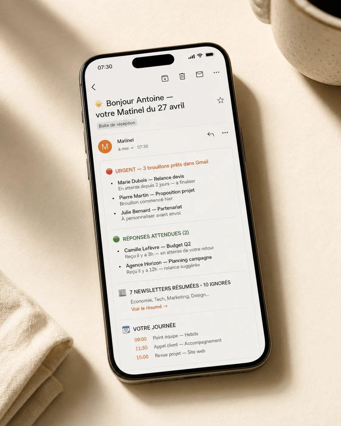 Briefing matinel sur mobile : urgences, opportunités, agenda du jour.